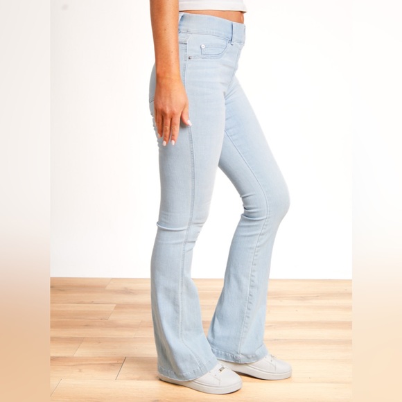 Spanx Flare Jeans in Light Wash MEDIUM Tall/Long - Picture 2 of 14